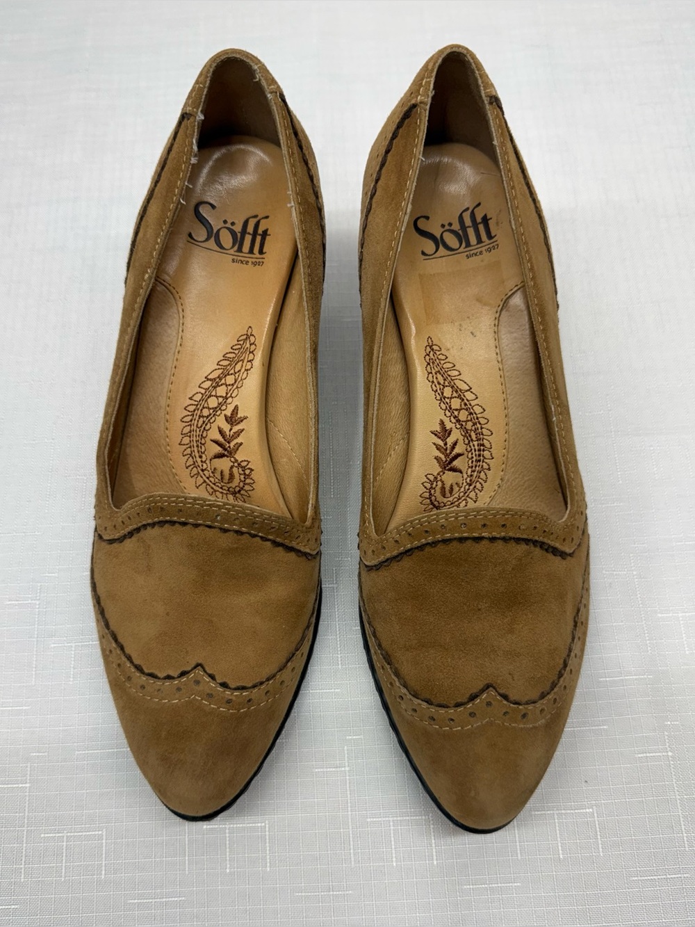 Women's Tan Suede Pointed Toe Loafer